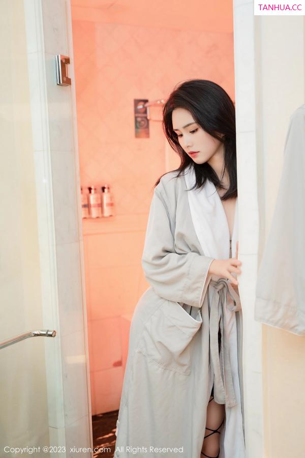   [XiuRen]高清写真图 2023.04.12 No.6559 艾希儿 连身裙美腿第41张图片